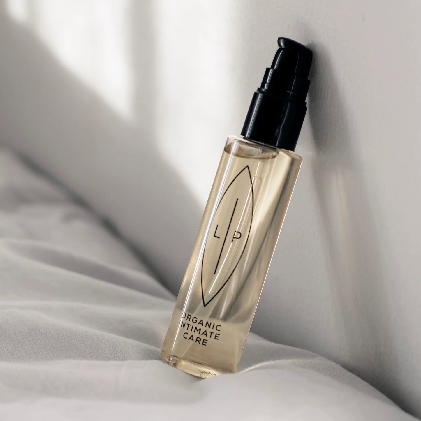 LIP Organic Intimate Care Care Cleansing & Moisturising Oil, Coconut + Vanilla | 75ml ( a little bit damaged packaging )