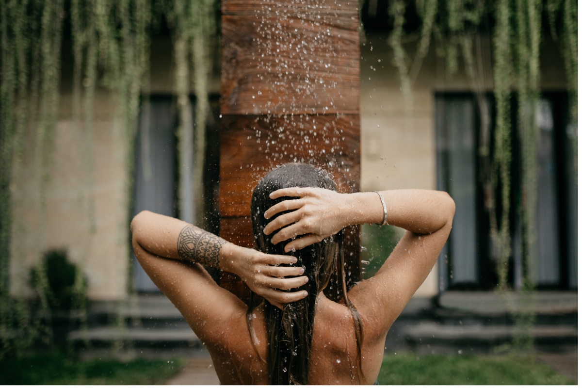 ELIAH SAHIL Bio Shower Powder Coconut Hibiscus | 90g