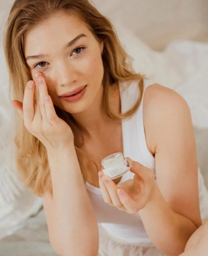 MEDEINE. Moisturizing and Line Smoothing Eye Cream | 15ml Best Before July 2024