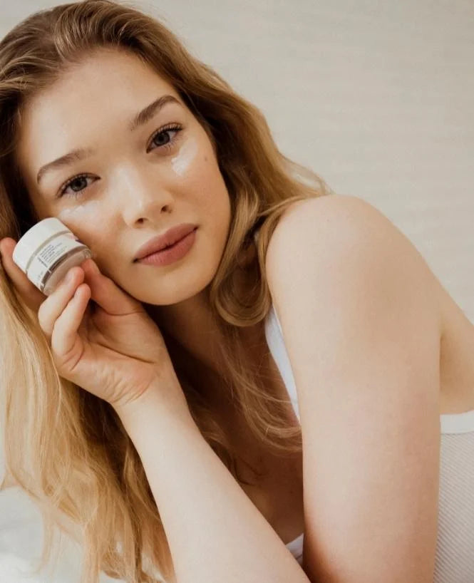 MEDEINE. Moisturizing and Line Smoothing Eye Cream | 15ml Best Before July 2024