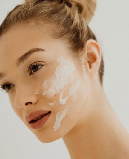 MEDEINE.  Moisturizing Anti-Blue Light Face Cream | 50ml Best Before July 2024